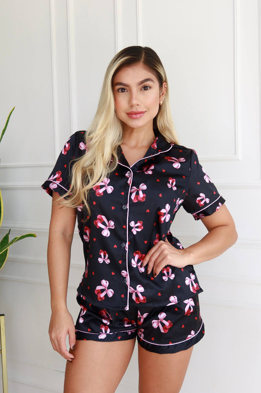 SHORT Y BLUSA CREATIVA -  MOÑO CEREZAS