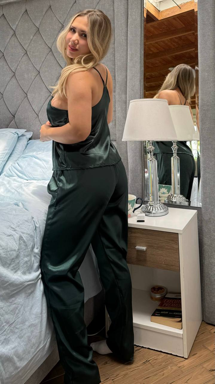 PANTALON Y BLUSA TIRAS SUTIL- VERDE ESMERALDA
