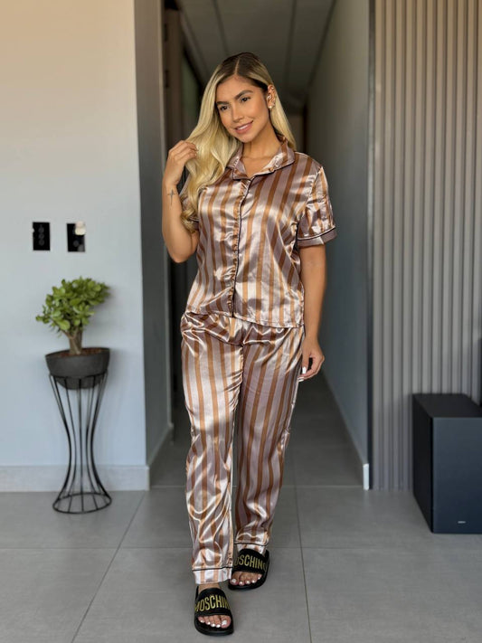 PANTALON Y CAMISA SOFISTICADA - RAYAS DORADAS
