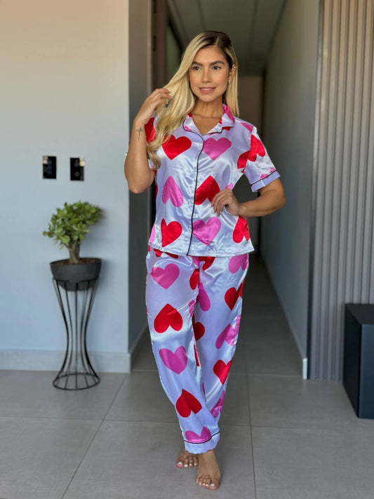 PANTALON Y CAMISA SOFISTICADA -  CORAZONES FONDO BLANCO
